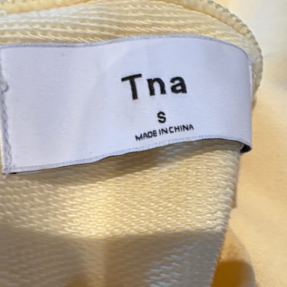 TNA Light Yellow Knit Top - Picture 2 of 2